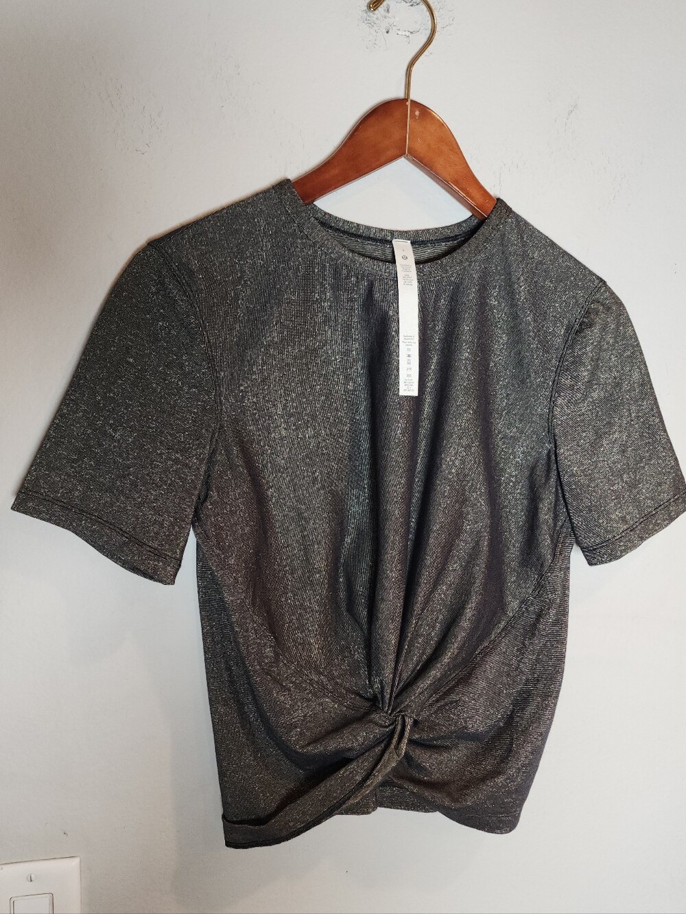 Lululemon Crescent T-Shirt Black Gold Spark Metallic Cotton Jersey Size 2